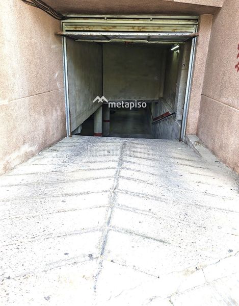 Foto d8e9c22e-cf6b-4724-9d2b-0ee1a66ab1eb. Aparcament cotxe a El Tancat-Mas d´en Gual Vendrell (El)