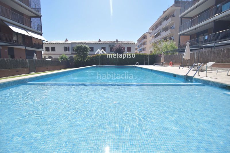 Foto f2d358b2-1b5d-4903-a7cc-3a64152a1d26. Dúplex amb aparcament piscina a L´Estany Calafell