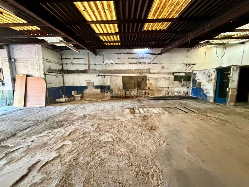 Foto 86718a73-e837-4aac-b559-350aac650692. Nau industrial a Centre Vendrell (El)