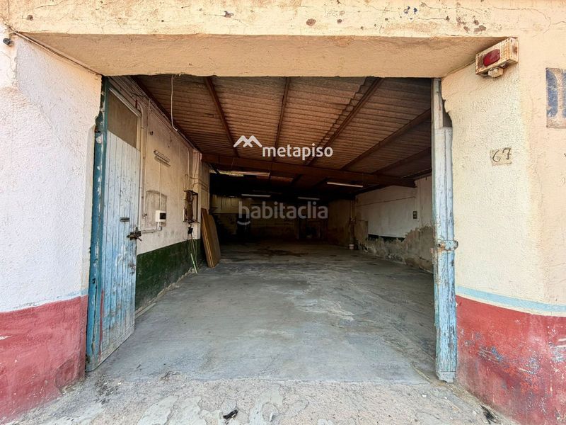 Foto d3550d99-6843-4c75-9ec3-6d4e67173740. Nau industrial a Centre Vendrell (El)