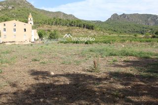 Fondo rustico  Esglesia de l'. Gran parcela urbana de 1.800m2 para 8 casas adosadas