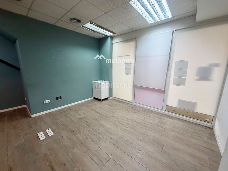 Foto f6c1c40d-470d-4428-aa35-8a7eda1cf5d3. Local comercial a Centre Vendrell (El)