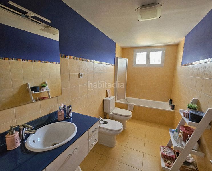 Foto b45bc59d-29a3-444d-b19e-340bf920a228. Chalet with fireplace heating parking pool in Alpedrete