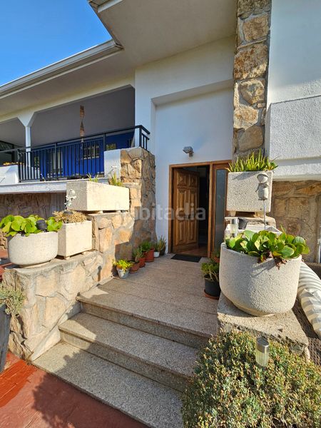 Foto eb494c84-a3a1-4e12-b7f7-588160e17ee3. Chalet with fireplace heating parking pool in Alpedrete