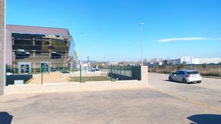 Solar industrial a Carrer unicef 25. Solar comercial a primera línia d'ap7 - salt (/girona)