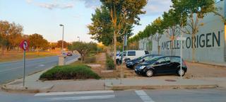 Terreno residencial en Carrer de cadaqués 6. Parcel·la comercial excepcional en venda a tocar del bulevard co