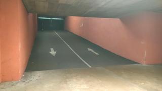 Miete Autoparkplatz in Carrer de joan alsina 8. Anunci de lloguer : plaça d'aparcament extra gran amb bon accés