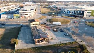 Lloguer Nau industrial  Carrer de santa coloma. "maximitzi la visibilitat del seu negoci en una ubicació estratè