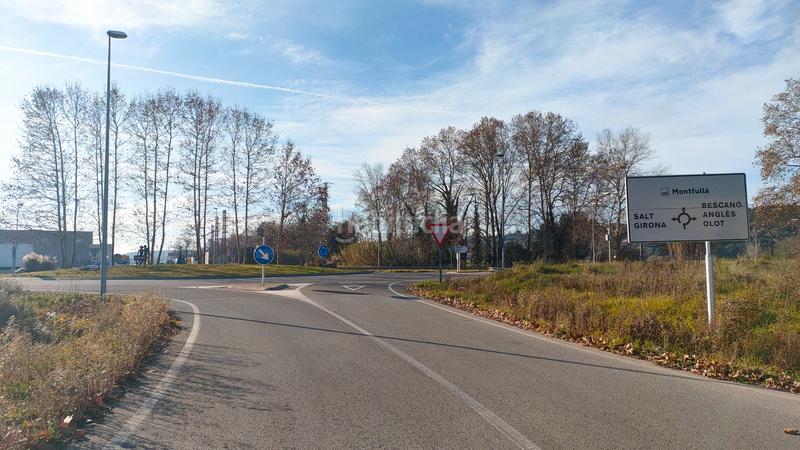 Foto a06750f8-663d-4c83-958c-d8c2deb5859b. Affitto capannone industriale in Bescanó