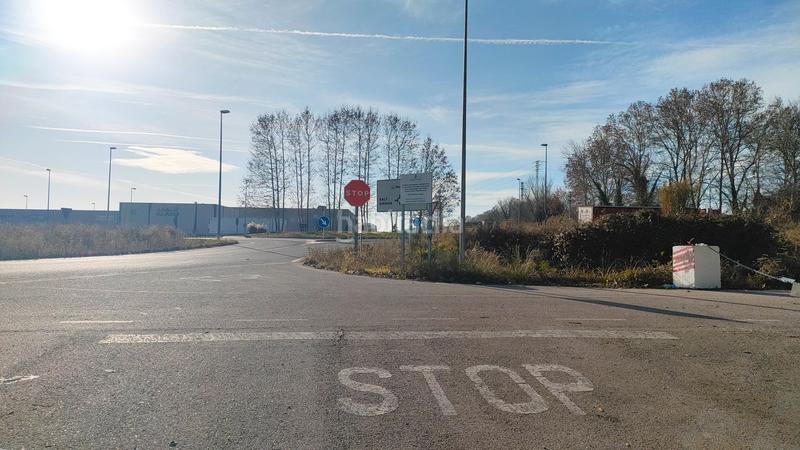 Foto 3178fe18-49cd-4539-8900-602d02710b21. Miete fabrikhalle in Bescanó