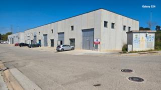 Nau industrial a Carrer gavarres 26. Instal·la’t al centre logístic ideal: nau nova entre girona i la