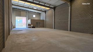 Lloguer Nau industrial a Carrer gavarres 26. Instal·la’t al centre logístic ideal: nau nova entre girona i la