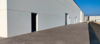 Rent Industrial building in Carrer reramurs 19. Nau industrial de lloguer – mida perfecta, màxim rendiment