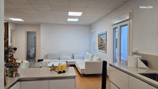Miete Dachwohnung in Carrer de la rutlla 150. ?? pis moblat de lloguer temporal amb terrassa i entrada privada