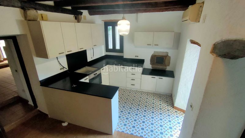 Foto af63a081-cf01-4c08-a39b-28a5f291d078. Masía en carrer de l'hospital 12 vida de poble a 20 min de girona: casa reformada amb 5 habitacions, terrassa i llar de foc en Cervià de Ter