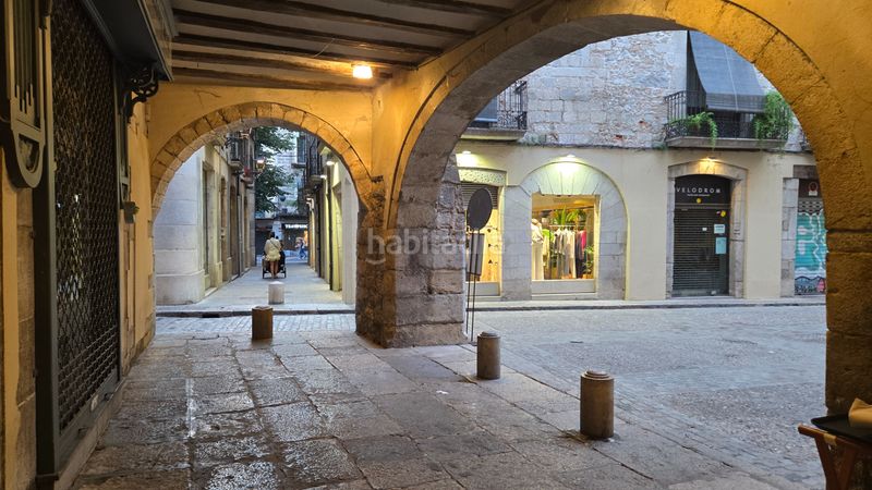 Foto c9e6c8e5-18b7-43f5-8f4a-0beab9619a87. Miete geschäftsraum in carrer de la cort reial 13 in Girona