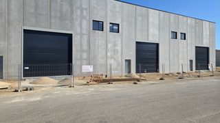 Alquiler Nave industrial en Sarrià de Ter. “nau nova ampliable  a girona nord, amb reserva oberta i entrega