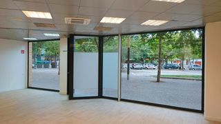 Lloguer Local Comercial a Passeig d'olot 45. Local comercial de 145 m² al passeig d’olot de girona, amb showr