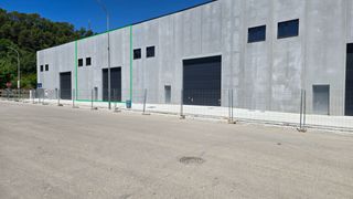 Rent Industrial building in Carrer del puig de sant grau 117. Nau nova de 470 m² a sarrià de ter amb bona alçada i marge per c