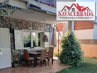 Casa in Navacerrada. Chalet independiente en urbanización con zonas comunes en navace
