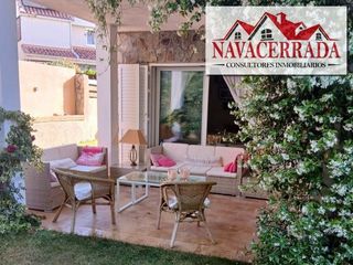 Casa in Navacerrada. Chalet independiente en urbanización con zonas comunes en navace