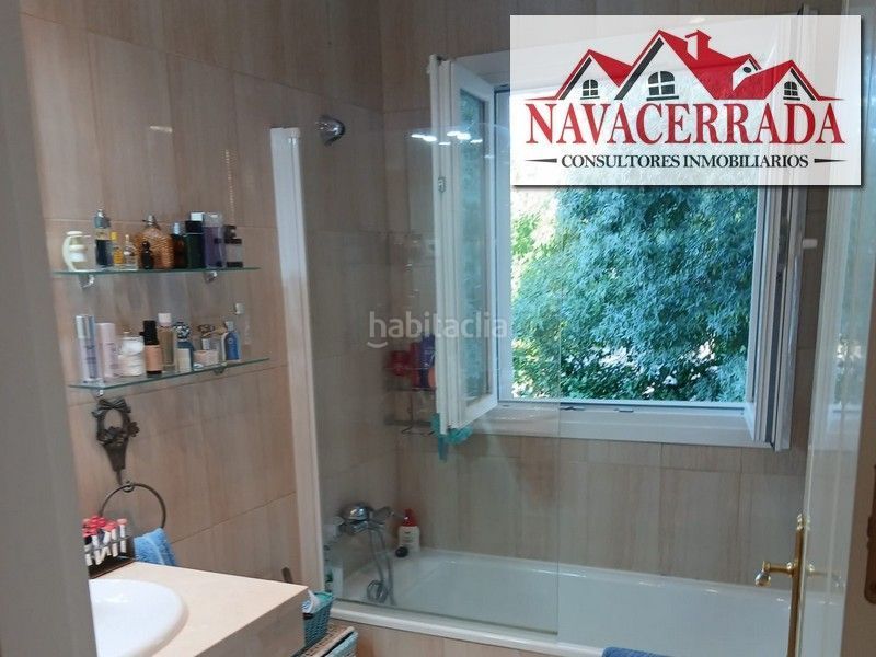 Foto 515eb049-fb28-42f8-977c-1f02c694f2f0. Casa amb calefacció aparcament piscina a Navacerrada