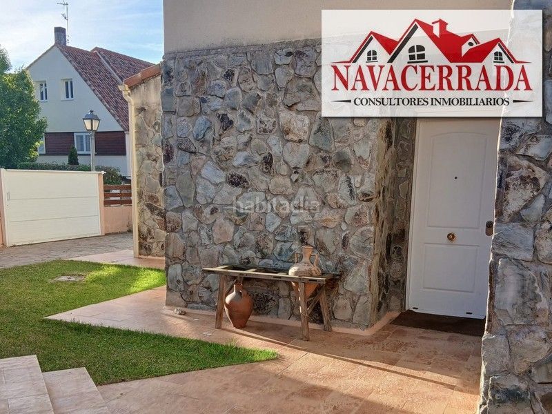 Foto 66cdaaab-dd68-423f-8fdc-93ec2831df18. Casa amb calefacció aparcament piscina a Navacerrada