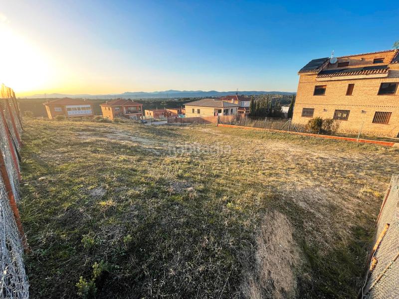 Foto 12076436-77e4-4ff9-bd44-8e62a2e67130. Terreny residencial a calle peñarroya 111 a Méntrida