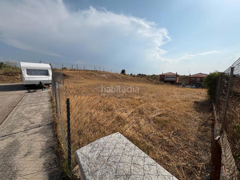 Foto 59cadf1f-8bc1-40a4-a18d-c84dce2f50ea. Terreny residencial a calle peñarroya 111 a Méntrida