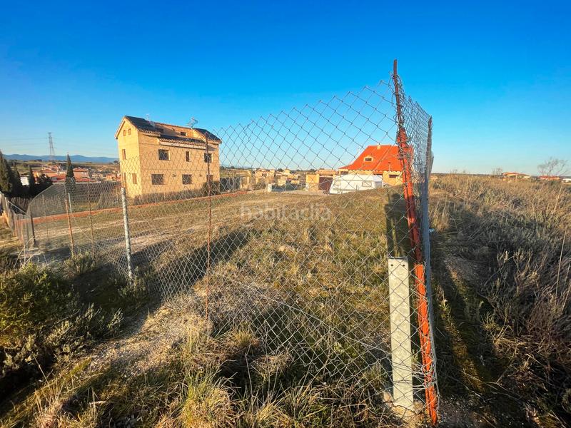 Foto 7a1af11b-8ded-433f-86d5-2438e0385a4d. Terreny residencial a calle peñarroya 111 a Méntrida