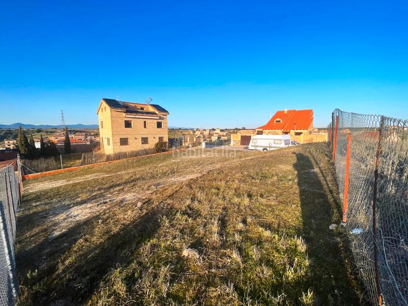 Foto b19bb73d-5305-419a-8fd3-452508e63734. Terreny residencial a calle peñarroya 111 a Méntrida