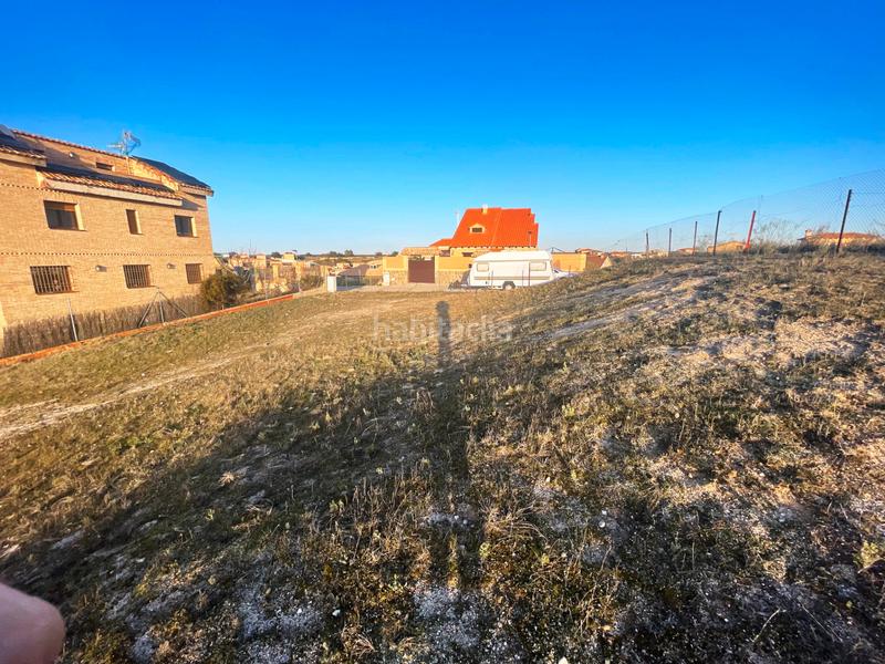 Foto c3d4ed6b-c164-4e85-83ac-0e872ed9adf5. Terreny residencial a calle peñarroya 111 a Méntrida