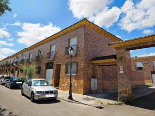 Casa adossada a Novés