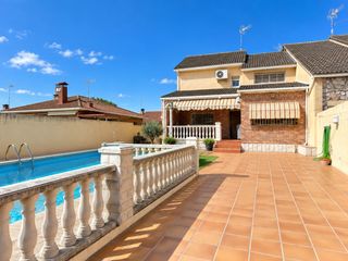 Doppelhaus in Villa del Prado