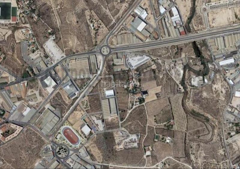 Foto 865fcae9-b705-4dbd-9985-564f20c84c5c. Solar industrial venta terreno industrial / comercial en Crevillente