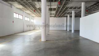 Nau industrial a Carrús Este. Elche casco urbano venta nave esquina