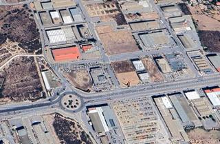 Solar industrial a Carrús Oeste. Venta nave con parcela comercial zona carrefour elche
