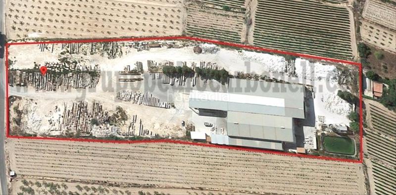 Foto f844281d-36eb-4238-a547-2e3d44faabf6. Bâtiment à usage industriel dans Novelda