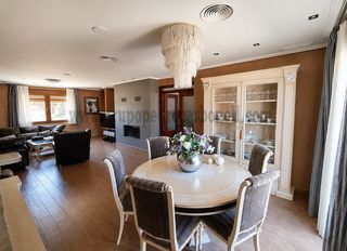 Chalet à Las Fuentes-Los Cipreses. A 9km de elche - venta chalet lujo