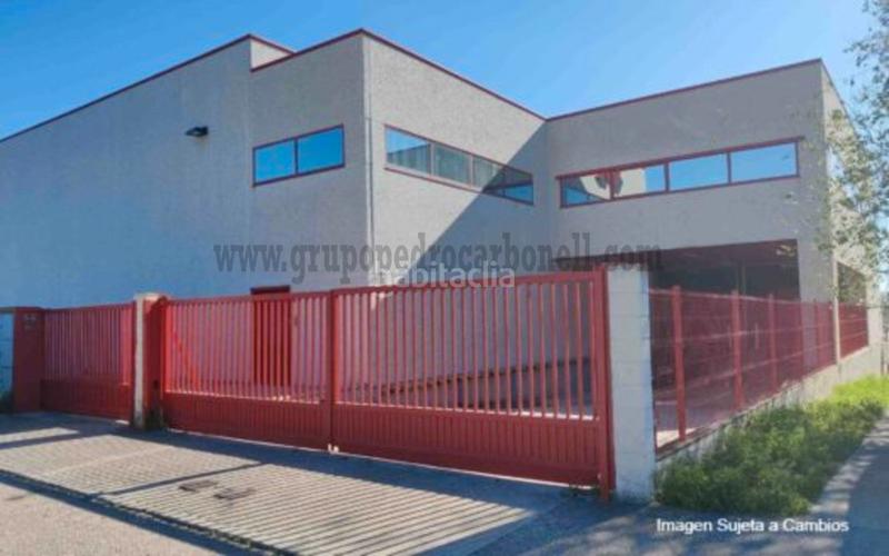 Foto 9df073c9-4a43-4b30-b287-23331c6fa2cb. Nau industrial a Almoradí