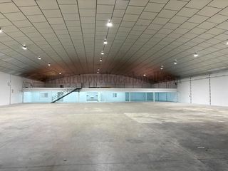 Miete Fabrikhalle in Crevillente. Alquiler nave industrial/ comercial
