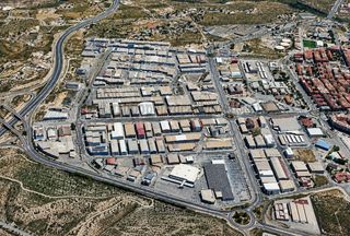 Capannone industriale in San Crispín. Venta de nave con puente grua en elche
