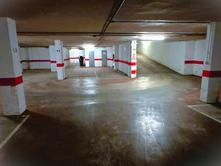 Aparcament cotxe  Carrer les oliveres. Plaza de garaje en el pueblo de benicassim