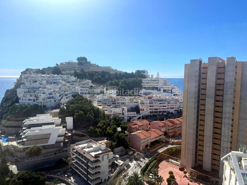 Foto 4b238142-34a3-4c13-87b1-a31879352ea6. Àtic amb aparcament piscina a Playa Poniente Benidorm