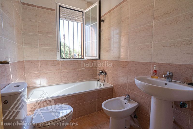 Foto 0b77ecbc-df7a-4b93-97a8-525d1bd63a59. Casa amb calefacció a Zarzuela del Monte