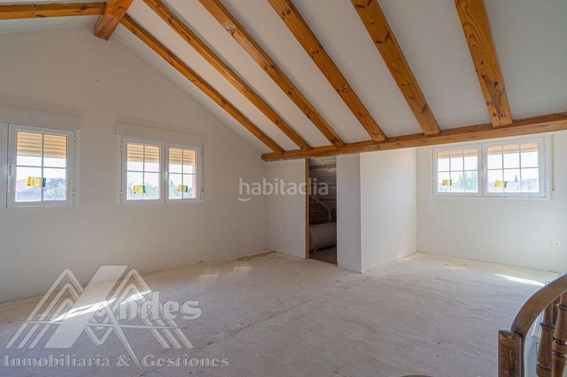 Foto 7aed8cd6-2e30-40c8-b987-06497a93d104. Casa amb calefacció a Zarzuela del Monte