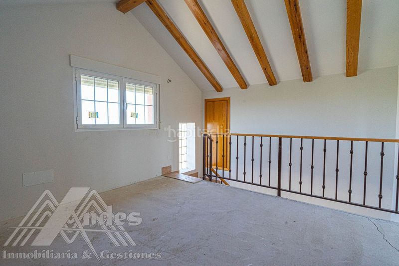 Foto df5c5d01-74e9-400c-b0d7-7023cd47c2d9. Casa amb calefacció a Zarzuela del Monte