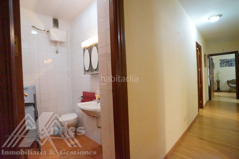 Foto 55798f22-12e0-4a53-bc3e-7c353edc664b. Piso amplia vivienda con terraza y patio en el paseo de la estación. en Jaén