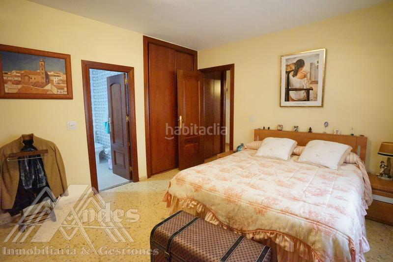 Foto ac08d940-0b86-484e-9676-fb2c534e55ad. Piso amplia vivienda con terraza y patio en el paseo de la estación. en Jaén