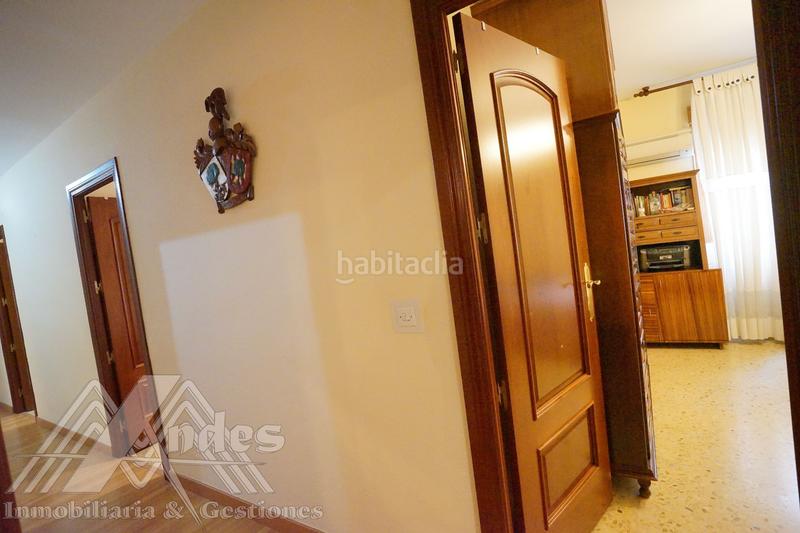 Foto af5952f5-0d74-4c7f-897a-ff64b640b60f. Piso amplia vivienda con terraza y patio en el paseo de la estación. en Jaén